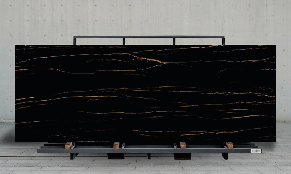 Sahara Noir Golden Full HD Slab